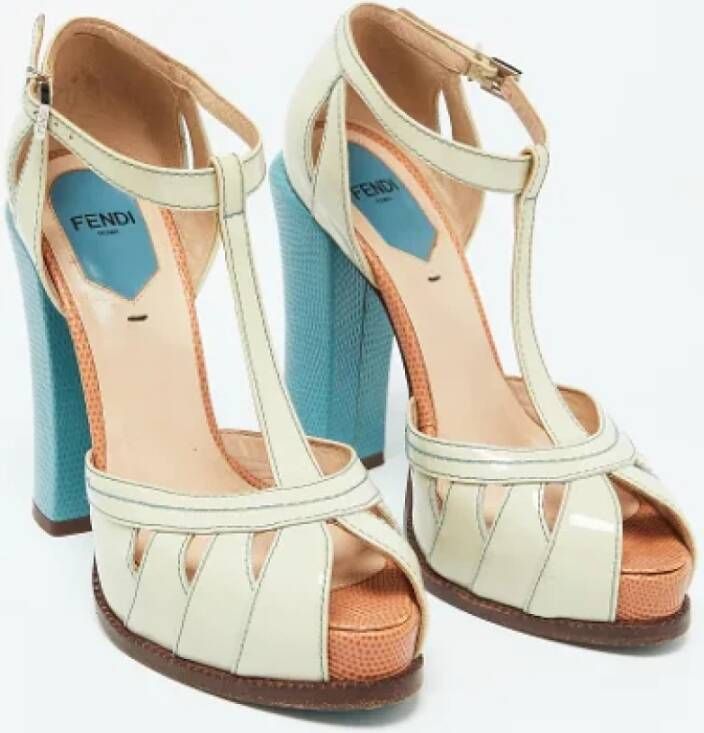 Fendi Vintage Pre-owned Leather sandals White Dames