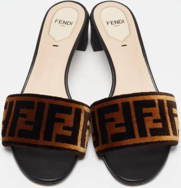 Fendi Vintage Pre-owned Velvet sandals Brown Dames