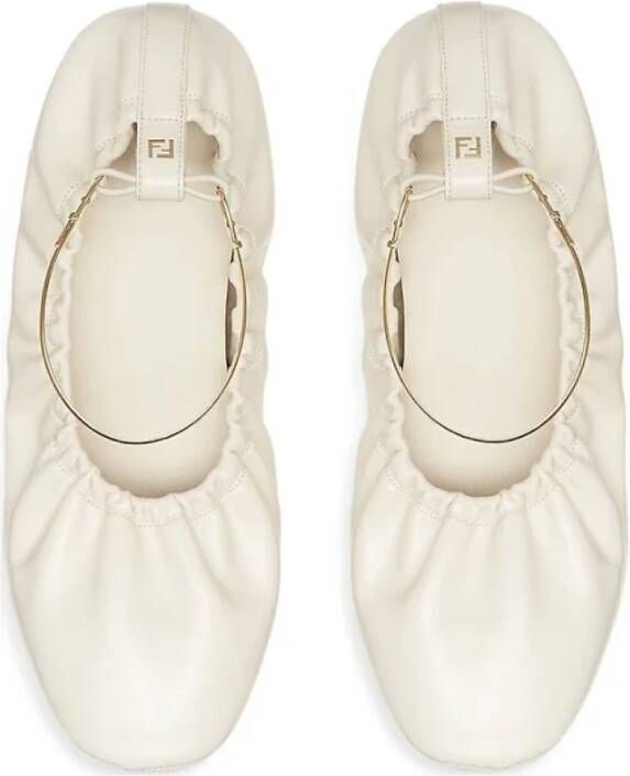 Fendi Witte leren ballerina flats met enkelband Beige Dames