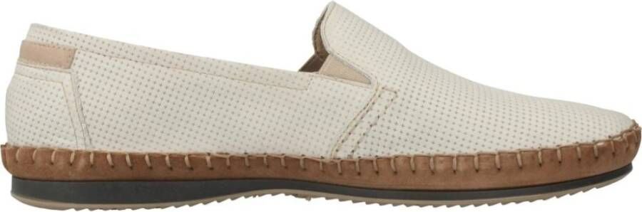 Fluchos Witte Leren Loafers met Geperforeerde Details White Heren