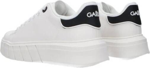 Gaëlle Paris Witte en zwarte mesh sneakers White Dames