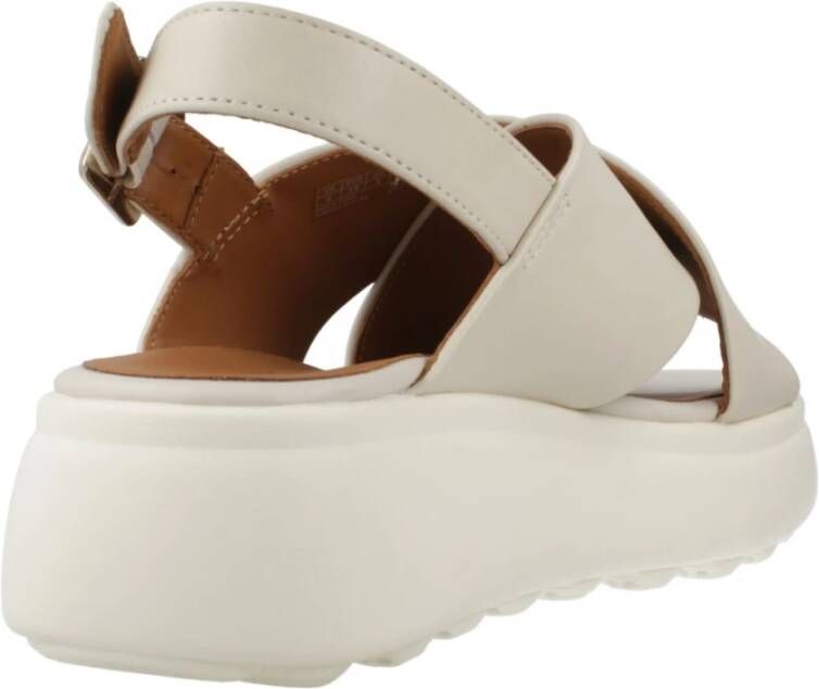 Geox Stijlvolle platte sandalen voor vrouwen Beige Dames