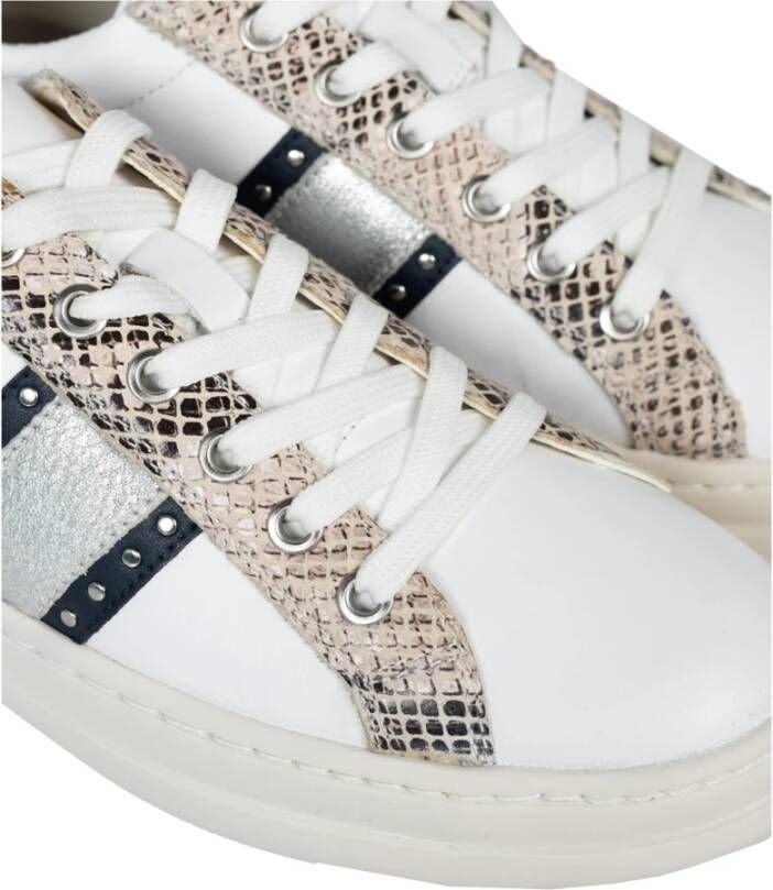 Geox Stijlvolle Sneakers met Ronde Neus White Dames