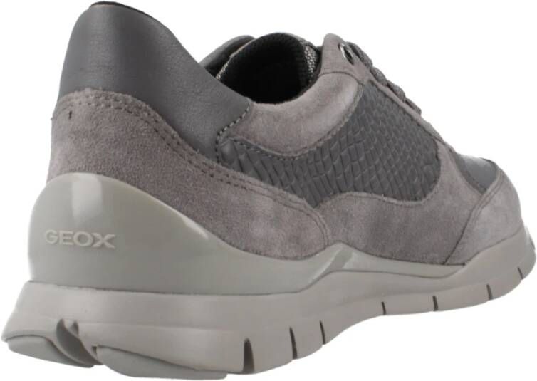 Geox Stijlvolle Sneakers voor Vrouwen Brown Dames