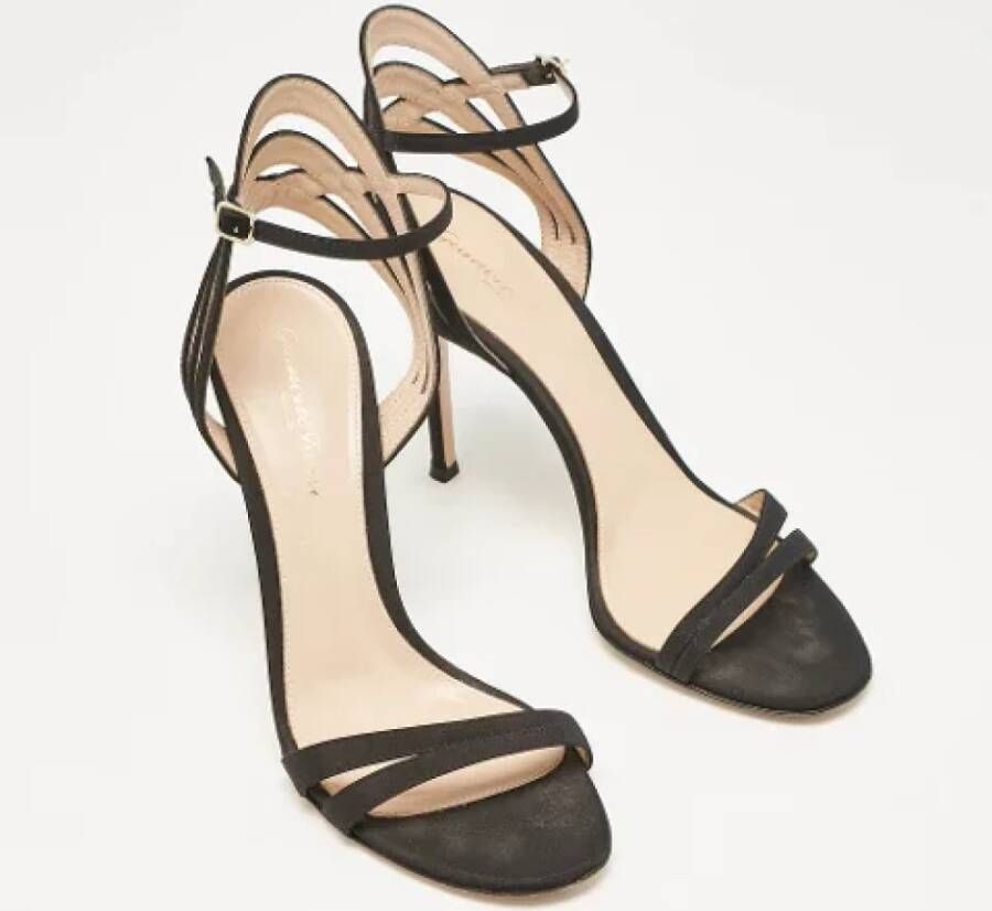 Gianvito Rossi Pre-owned Canvas sandals Black Dames