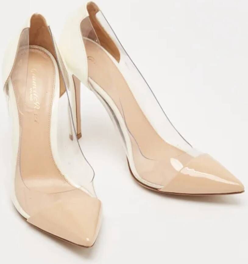 Gianvito Rossi Pre-owned Fabric heels Beige Dames