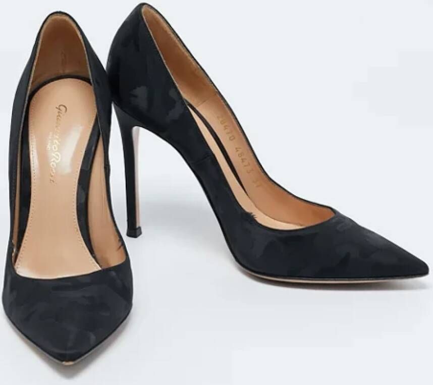 Gianvito Rossi Pre-owned Fabric heels Black Dames