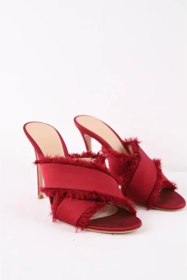 Gianvito Rossi Pre-owned Fabric heels Red Dames