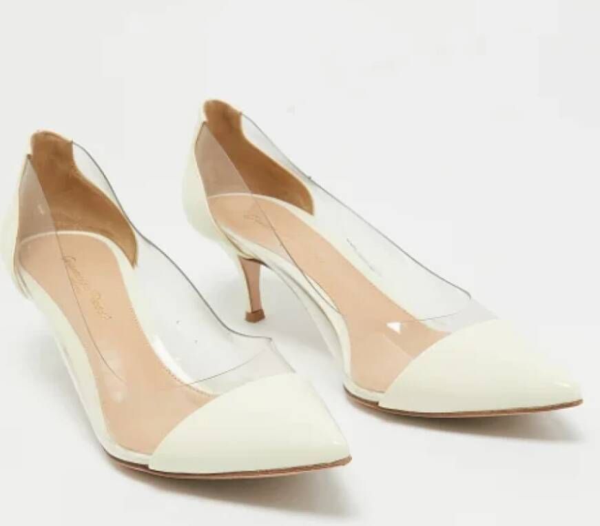 Gianvito Rossi Pre-owned Fabric heels White Dames