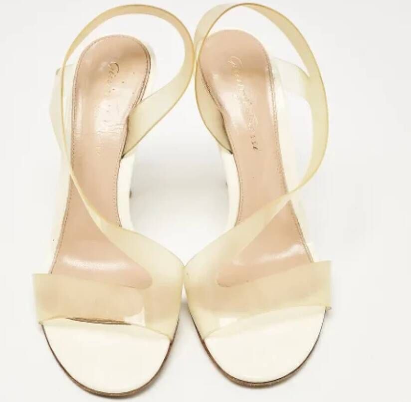 Gianvito Rossi Pre-owned Fabric sandals Beige Dames