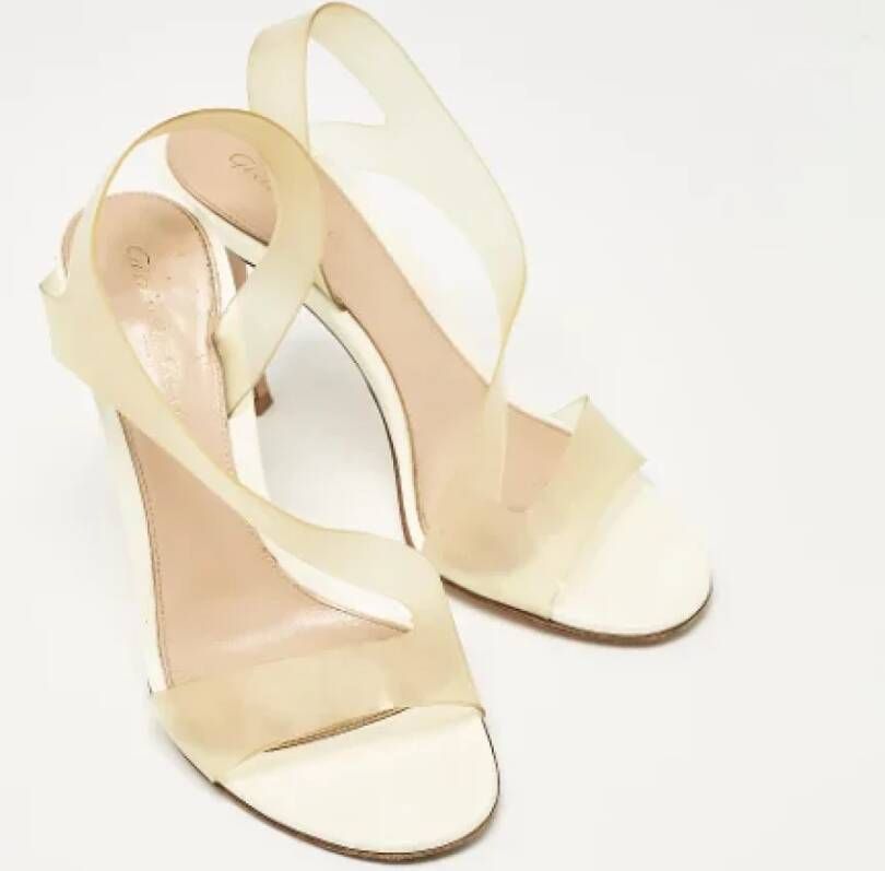 Gianvito Rossi Pre-owned Fabric sandals Beige Dames