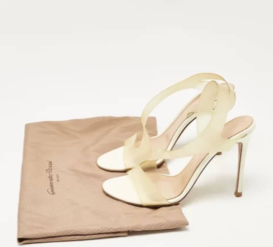 Gianvito Rossi Pre-owned Fabric sandals Beige Dames