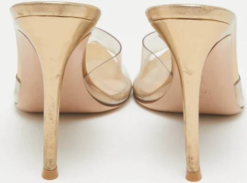 Gianvito Rossi Pre-owned Fabric sandals Beige Dames