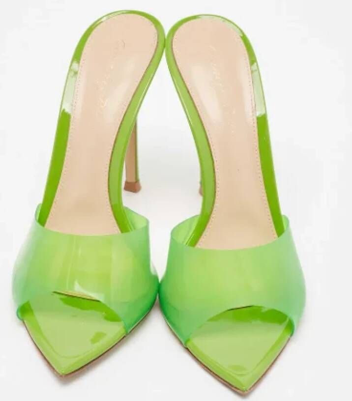 Gianvito Rossi Pre-owned Fabric sandals Green Dames