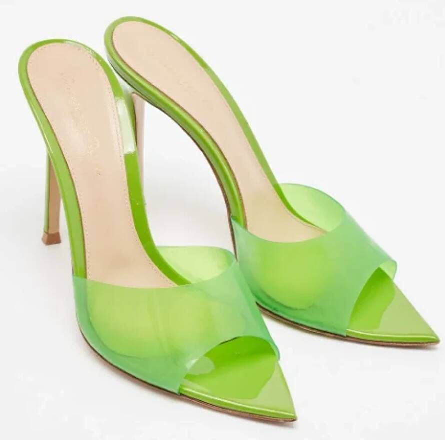 Gianvito Rossi Pre-owned Fabric sandals Green Dames