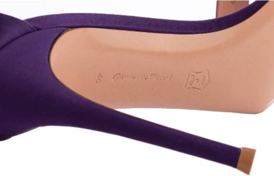 Gianvito Rossi Pre-owned Fabric sandals Purple Dames