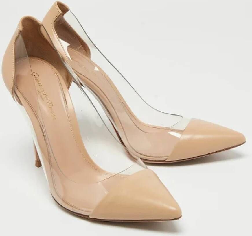 Gianvito Rossi Pre-owned Leather heels Beige Dames