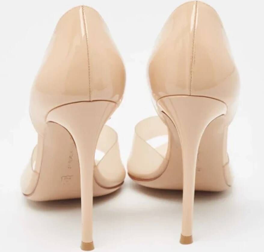 Gianvito Rossi Pre-owned Leather heels Beige Dames