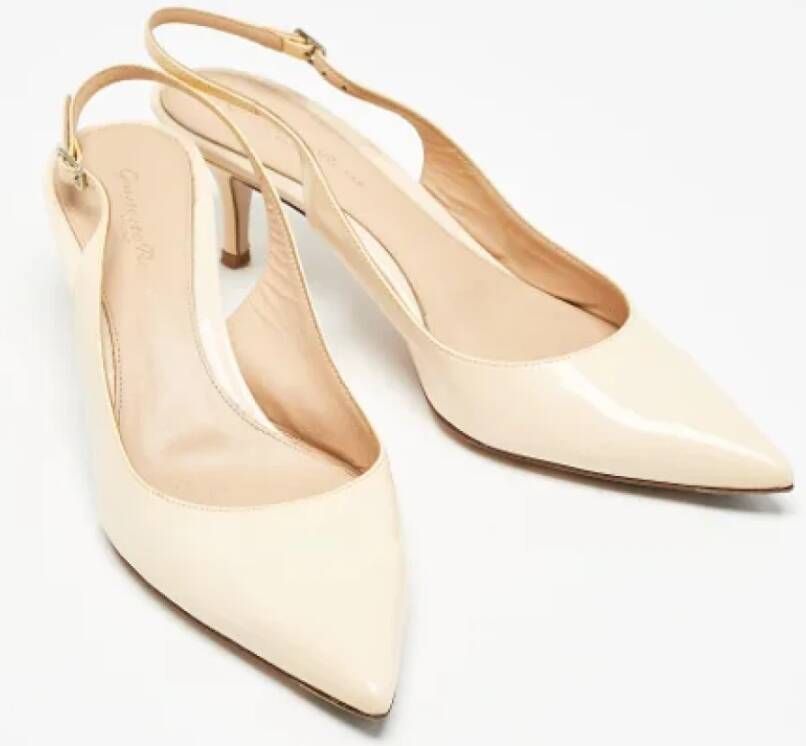 Gianvito Rossi Pre-owned Leather heels Beige Dames