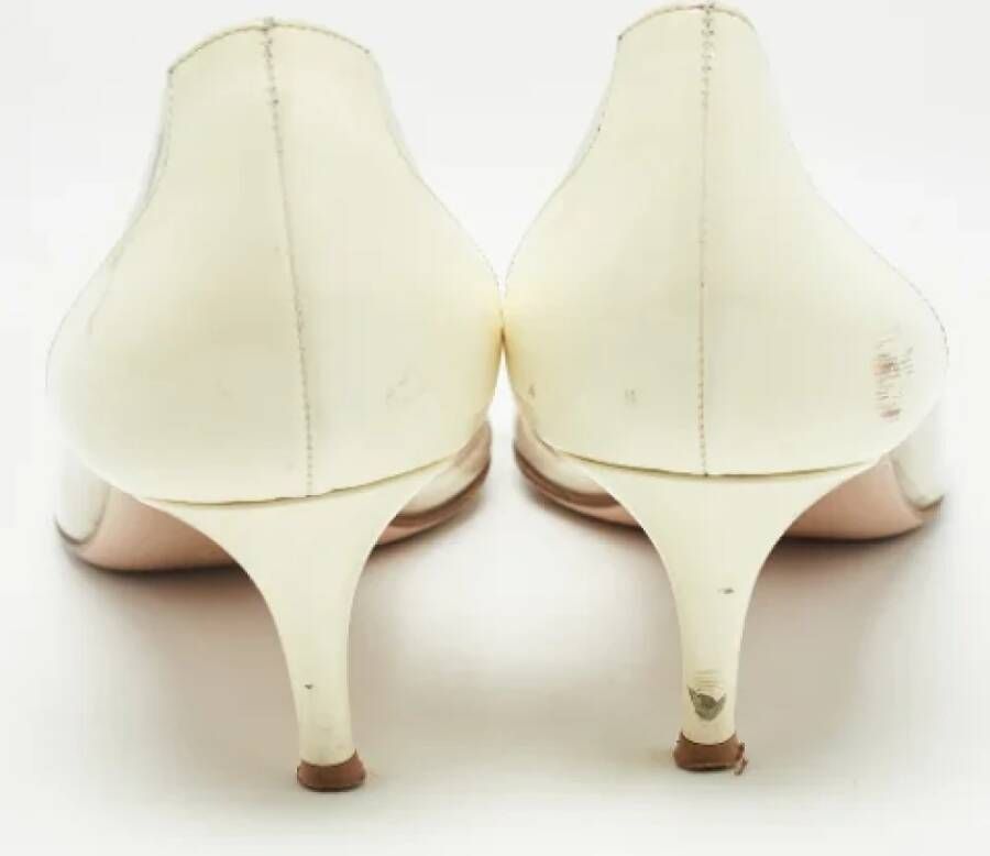 Gianvito Rossi Pre-owned Leather heels Beige Dames