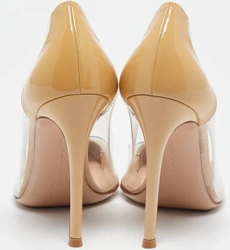 Gianvito Rossi Pre-owned Leather heels Beige Dames