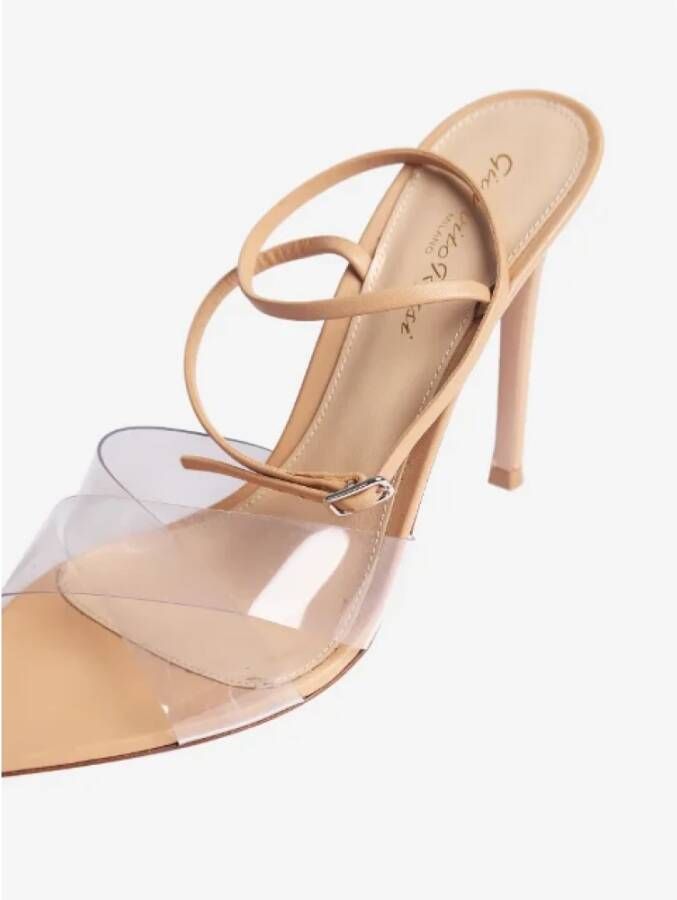 Gianvito Rossi Pre-owned Leather heels Beige Dames