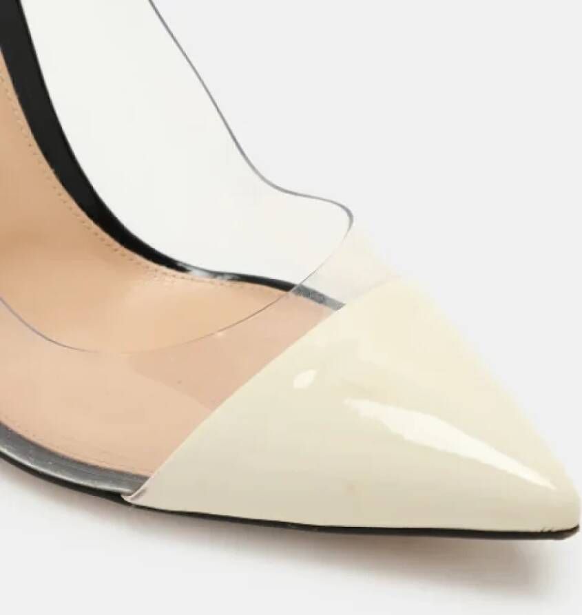 Gianvito Rossi Pre-owned Leather heels Beige Dames