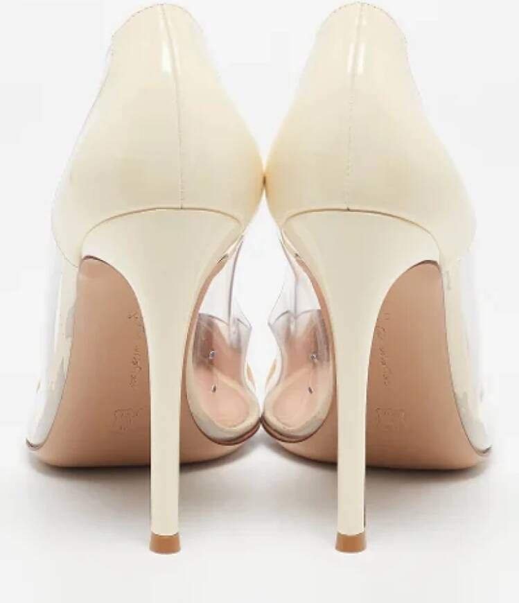 Gianvito Rossi Pre-owned Leather heels Beige Dames