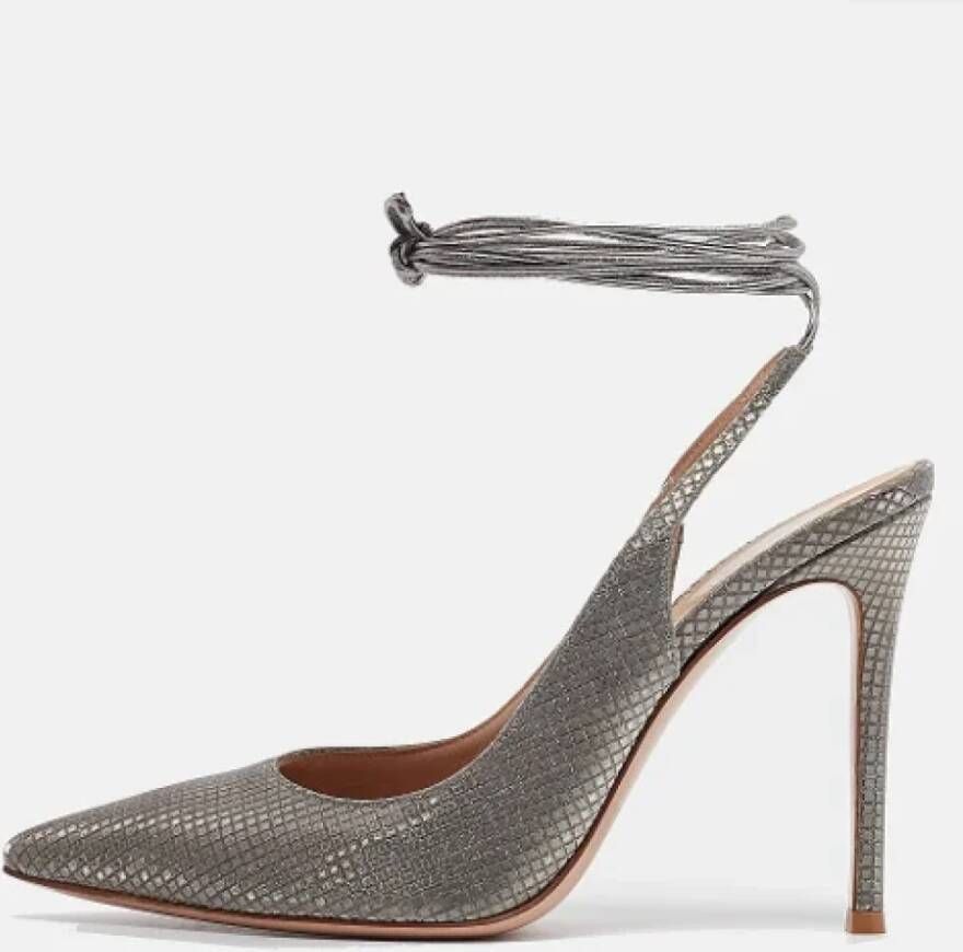 Gianvito Rossi Pre-owned Leather heels Gray Dames