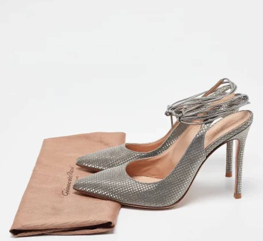 Gianvito Rossi Pre-owned Leather heels Gray Dames