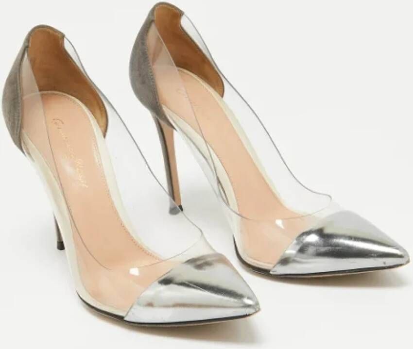 Gianvito Rossi Pre-owned Leather heels Gray Dames