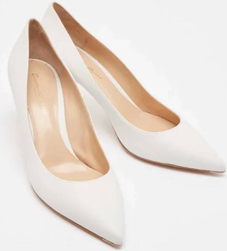 Gianvito Rossi Pre-owned Leather heels White Dames