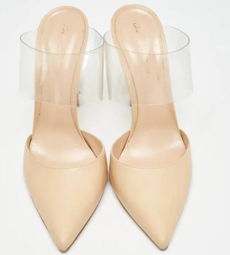 Gianvito Rossi Pre-owned Leather mules Beige Dames