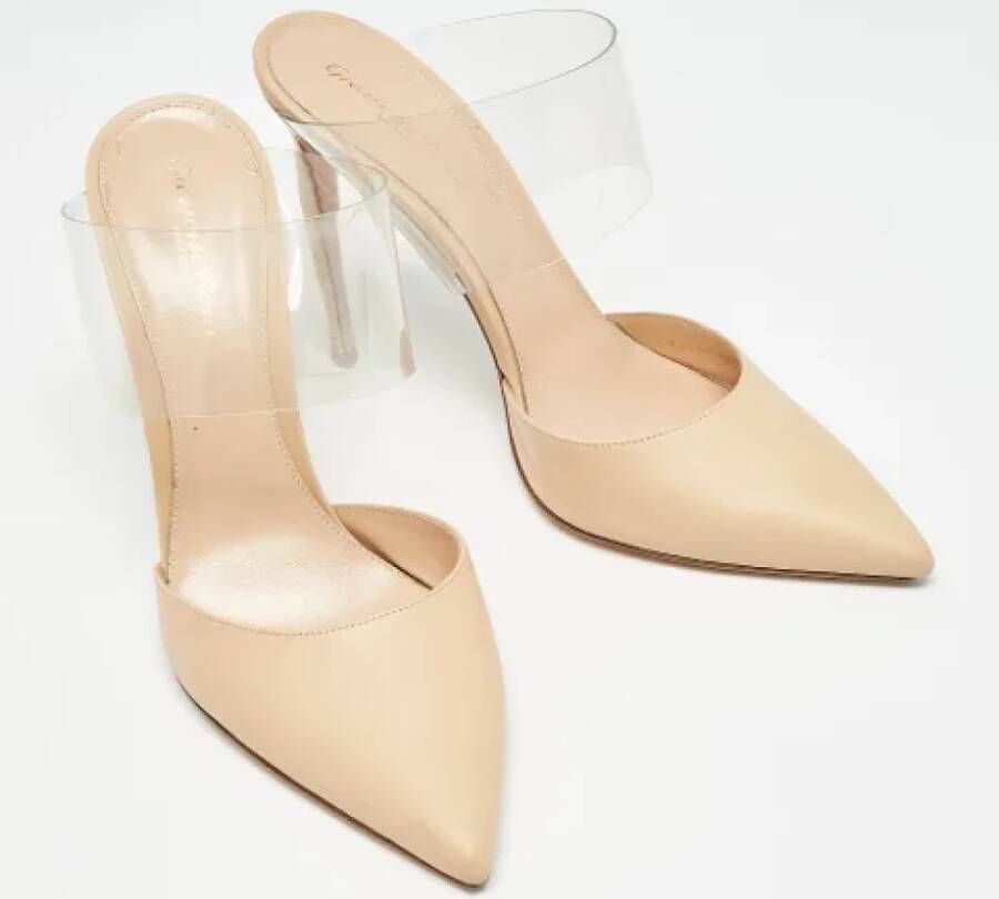 Gianvito Rossi Pre-owned Leather mules Beige Dames