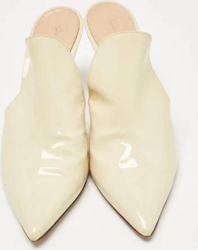 Gianvito Rossi Pre-owned Leather mules Beige Dames