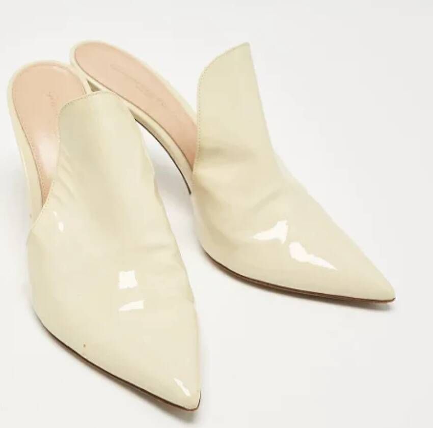 Gianvito Rossi Pre-owned Leather mules Beige Dames