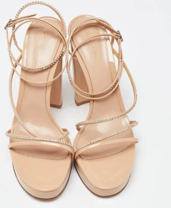 Gianvito Rossi Pre-owned Leather sandals Beige Dames