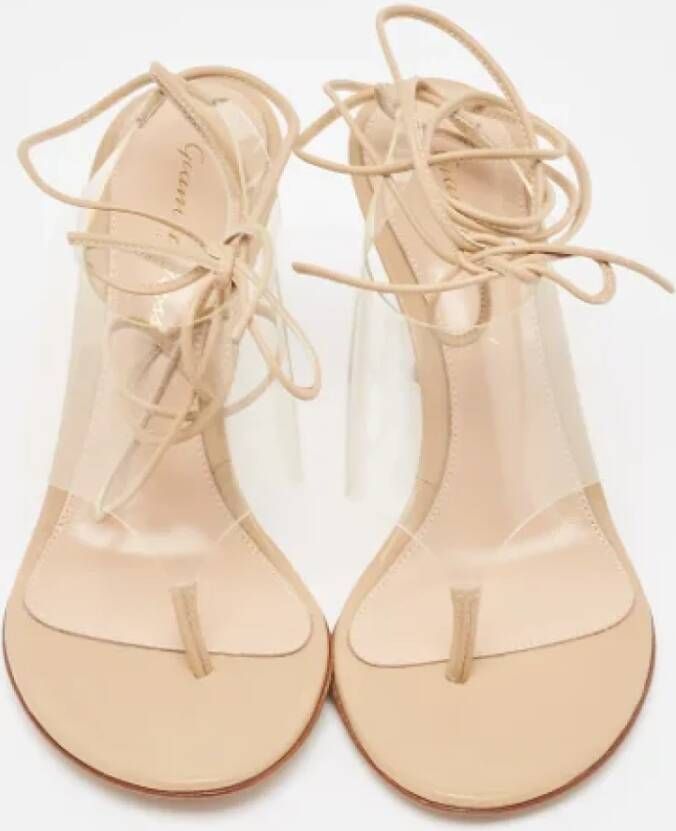 Gianvito Rossi Pre-owned Leather sandals Beige Dames