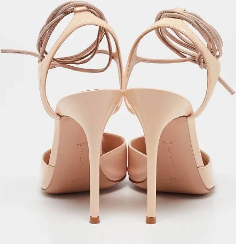 Gianvito Rossi Pre-owned Leather sandals Beige Dames