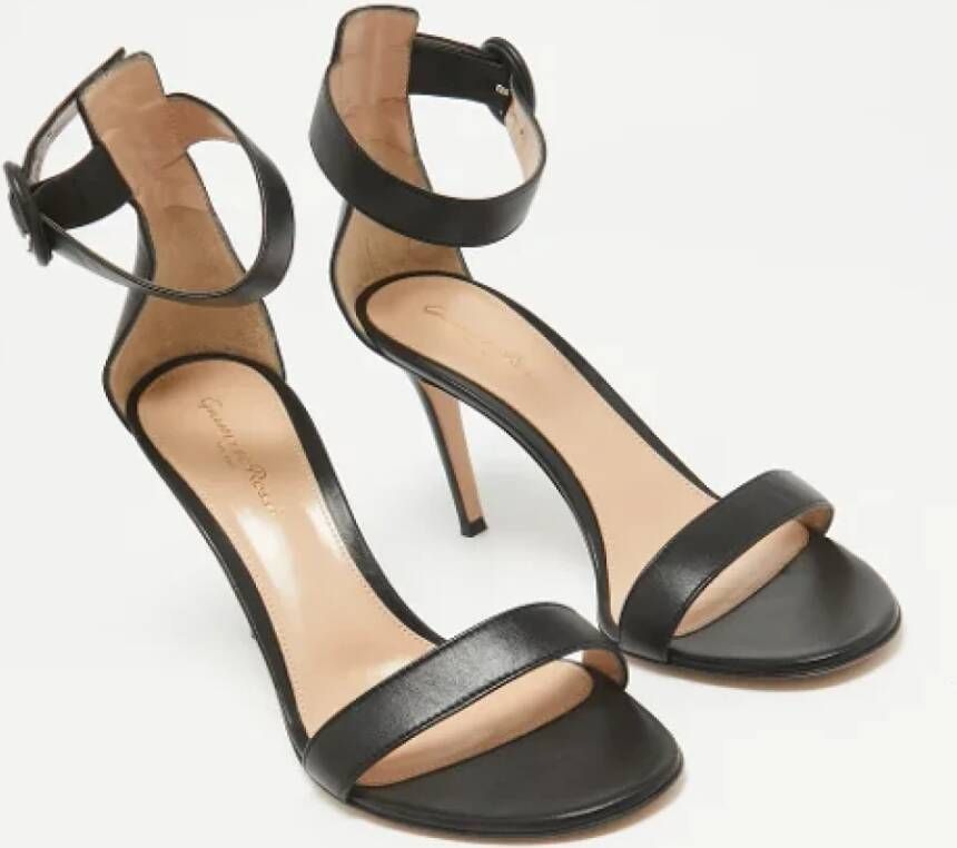 Gianvito Rossi Pre-owned Leather sandals Black Dames