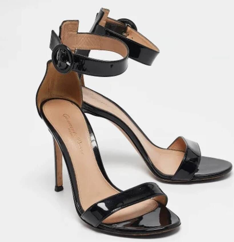 Gianvito Rossi Pre-owned Leather sandals Black Dames