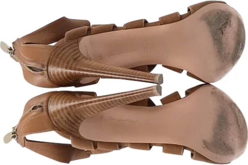 Gianvito Rossi Pre-owned Leather sandals Brown Dames