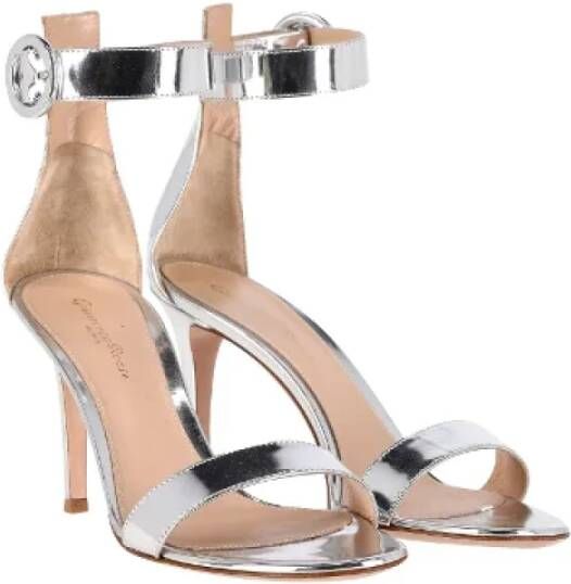 Gianvito Rossi Pre-owned Leather sandals Gray Dames