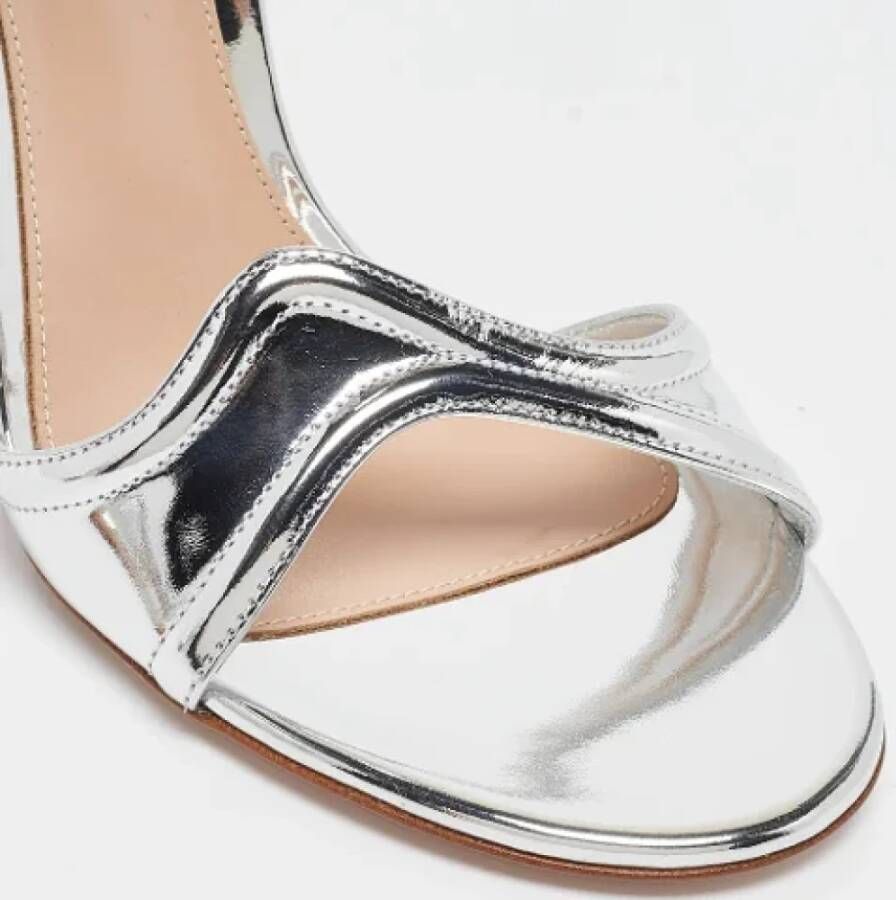 Gianvito Rossi Pre-owned Leather sandals Gray Dames