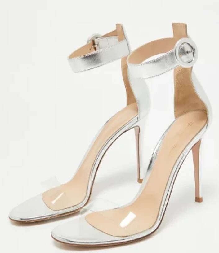 Gianvito Rossi Pre-owned Leather sandals Gray Dames