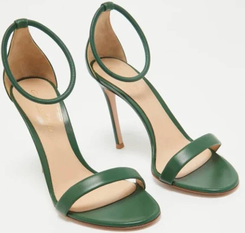 Gianvito Rossi Pre-owned Leather sandals Green Dames