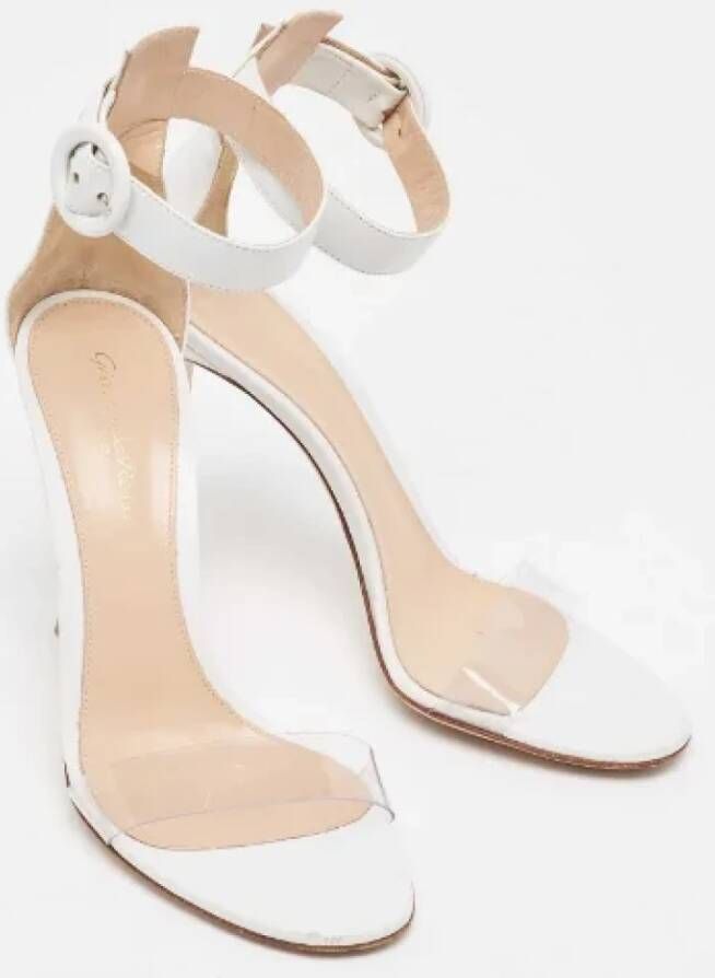 Gianvito Rossi Pre-owned Leather sandals White Dames