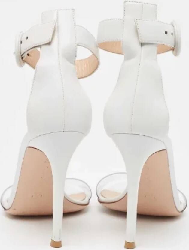 Gianvito Rossi Pre-owned Leather sandals White Dames