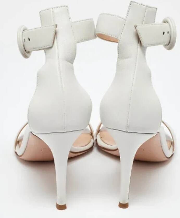 Gianvito Rossi Pre-owned Leather sandals White Dames