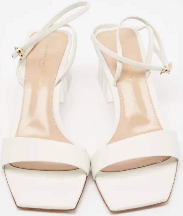 Gianvito Rossi Pre-owned Leather sandals White Dames